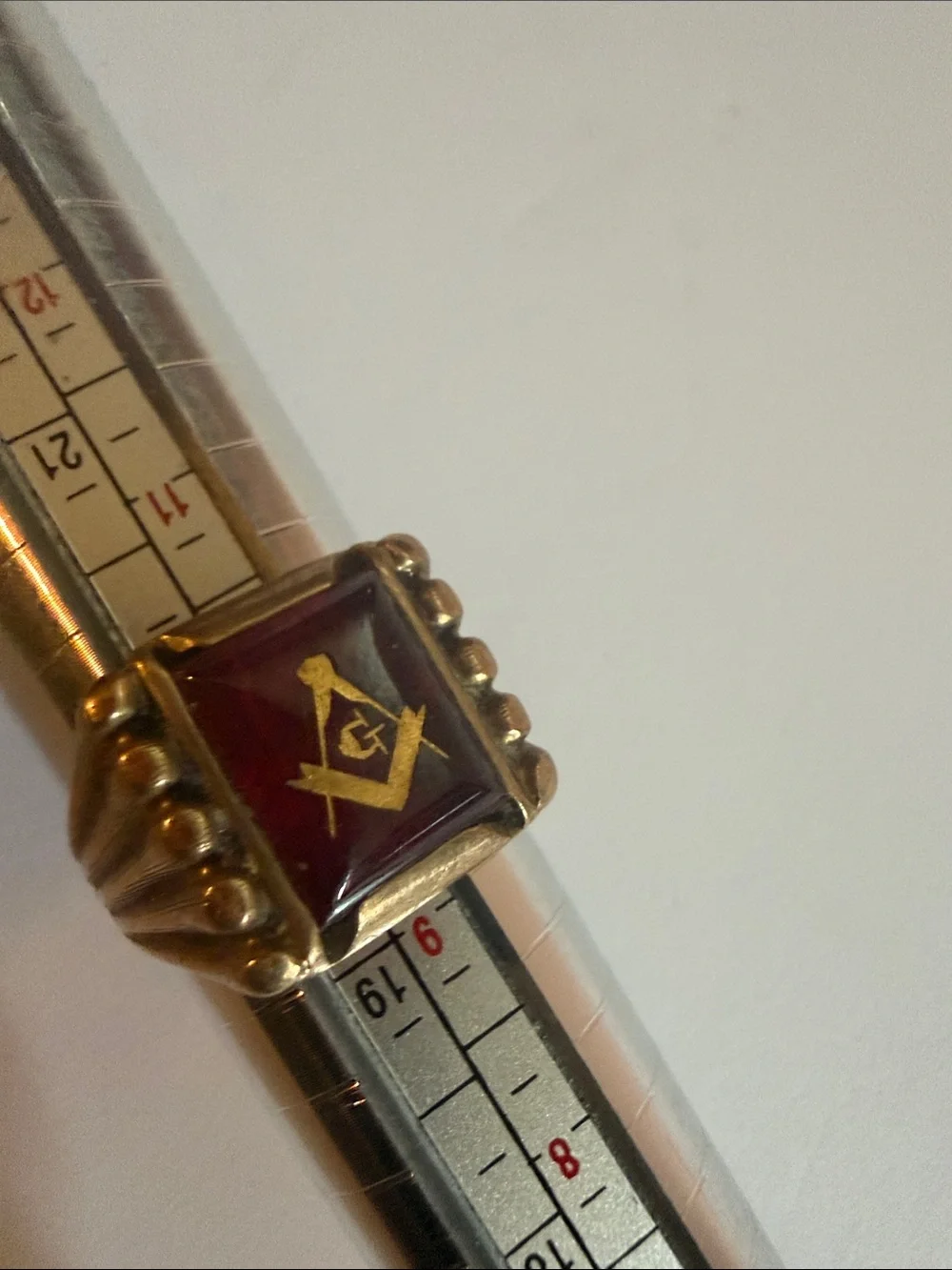 Vintage 10K Gold Freemason Masonic Ring Red Stone Square & Compass Size 10